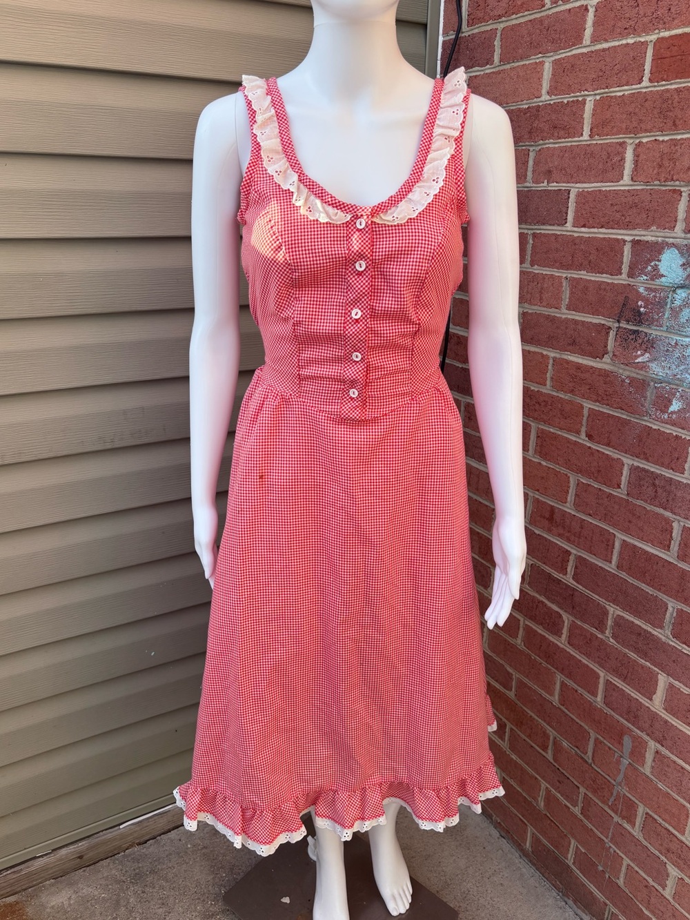 VINTAGE BYER TOO! RED WHITE GINGHAM EYELET TRIM DRESS SIZE SMALL PRAIRIE WESTERN
